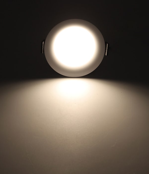 아스티 COB 매입등 확산형 페이드인아웃 (타공 55mm 2인치 5W / 타공 75mm 3인치 8W)